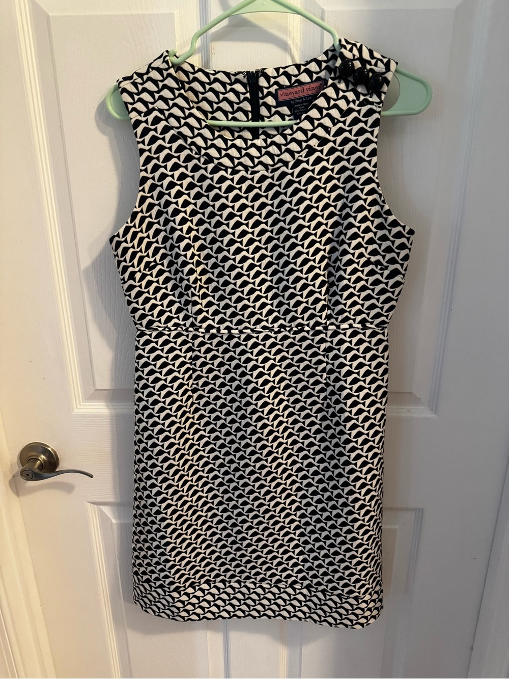 Vineyard Vines Black & White Fish Patterned Sleeveless Dress